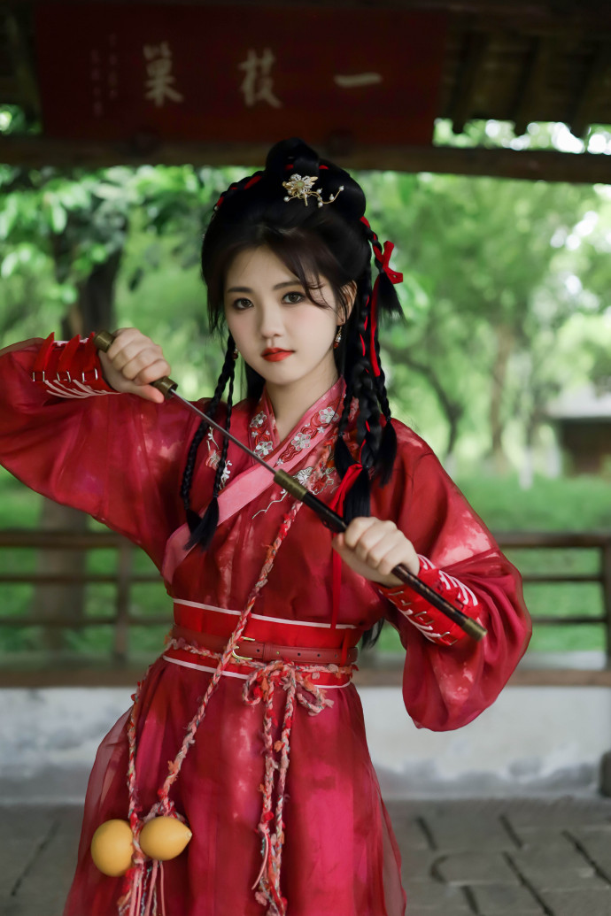 如何配合内链策略？